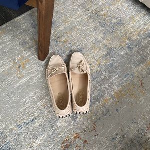 Tod’s Gommino Driving Shoes in Leather- size 40